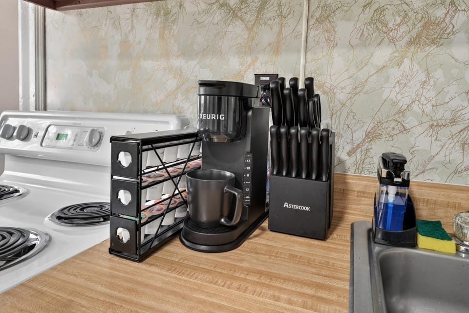 Charming 2-Bedroom, 1-Bath Getaway Apartment in Carbondale