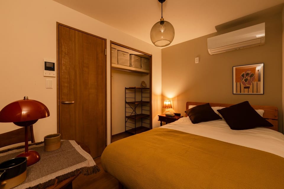 Bed, Photo of the whole room, Dining area, Bedroom, storage, air conditioner