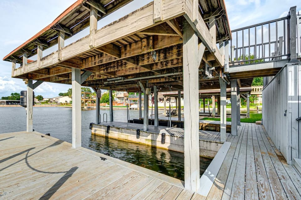 Private Boat Dock & Slip: Luxe Lake Conroe Gem! House in Lake Conroe