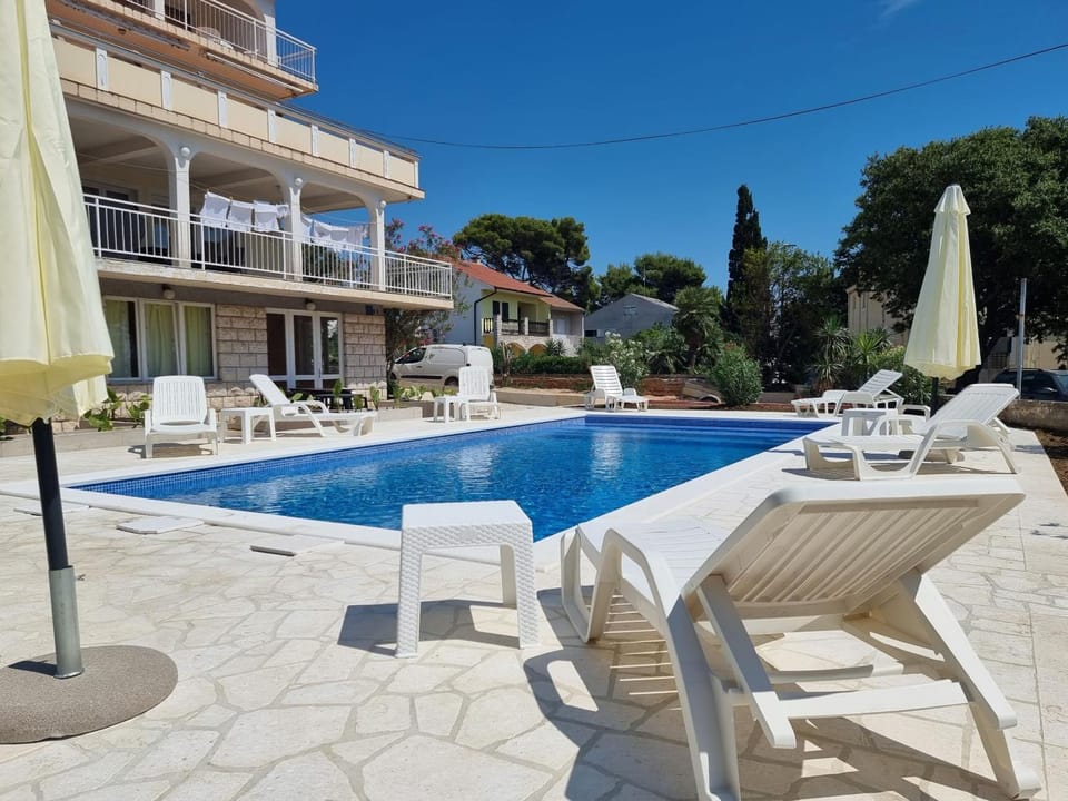 Rooms Vida in Center Novalja With Pool Apartment in Novalja