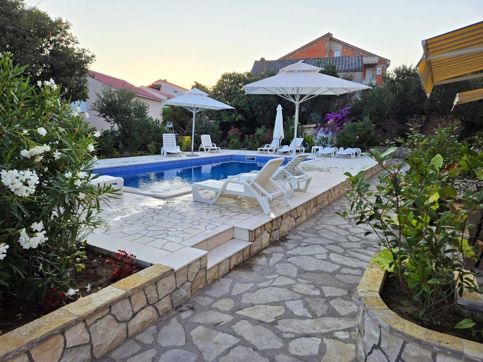 Rooms Vida in Center Novalja With Pool Apartment in Novalja