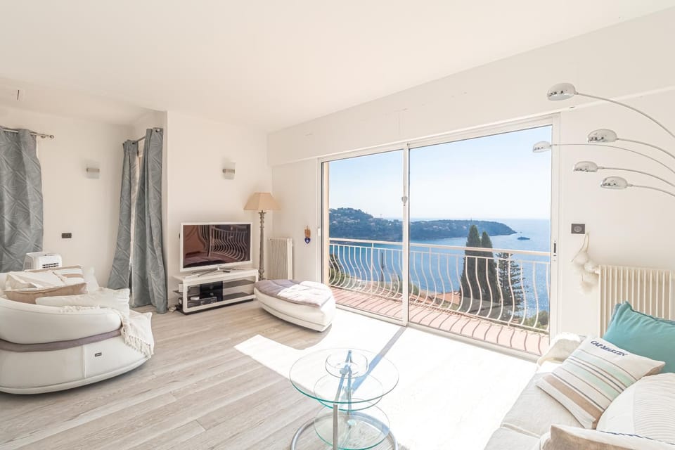 Family Villa-sea view, pool and garden near Monaco House in Roquebrune-Cap-Martin