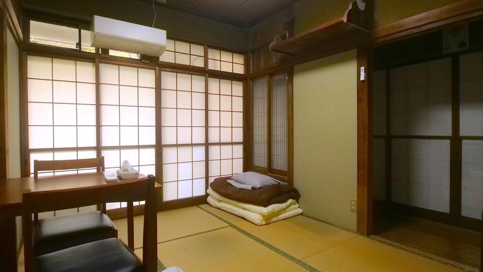 木の家ゲストハウス小山西口館 Hostel in Japan