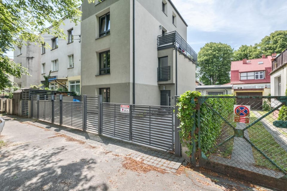 Property building, Facade/entrance, Neighbourhood