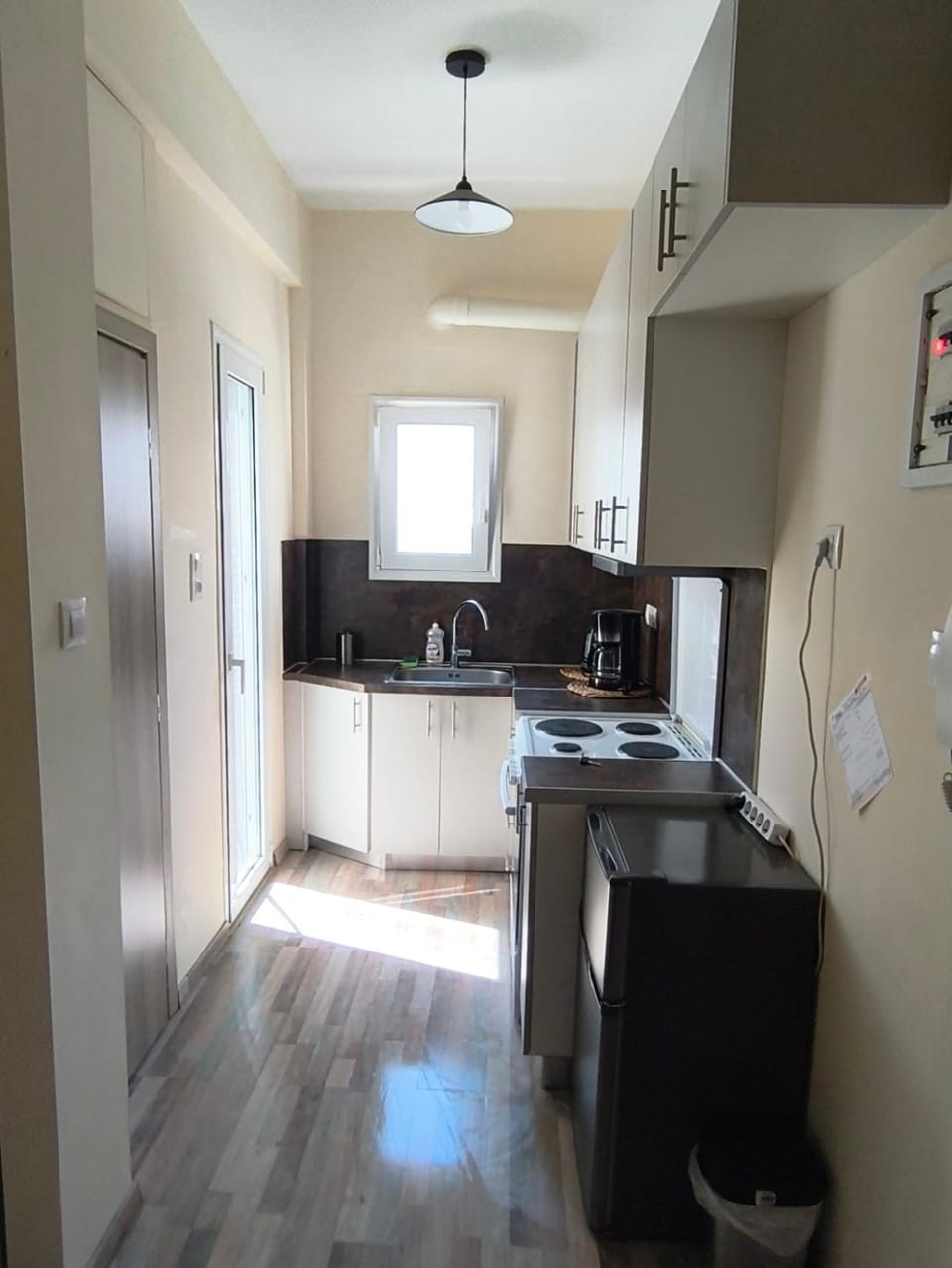 Kitchen or kitchenette, oven, stove