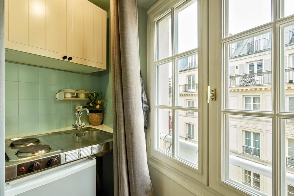 Lovely Small Studio in the Heart of Saint-Germain Apartment in Paris