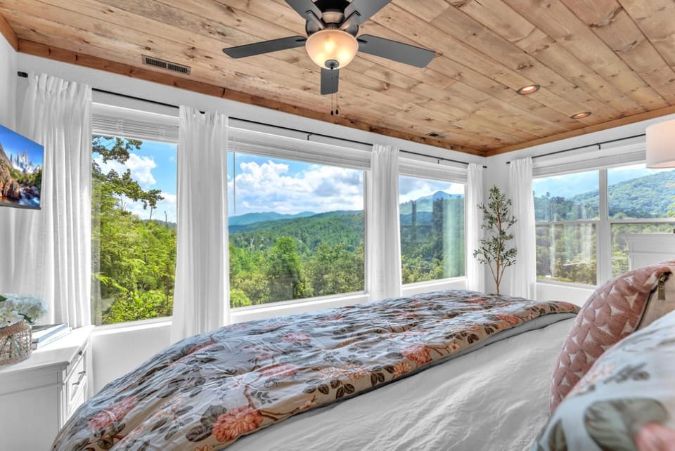 Natural landscape, Bedroom, Mountain view