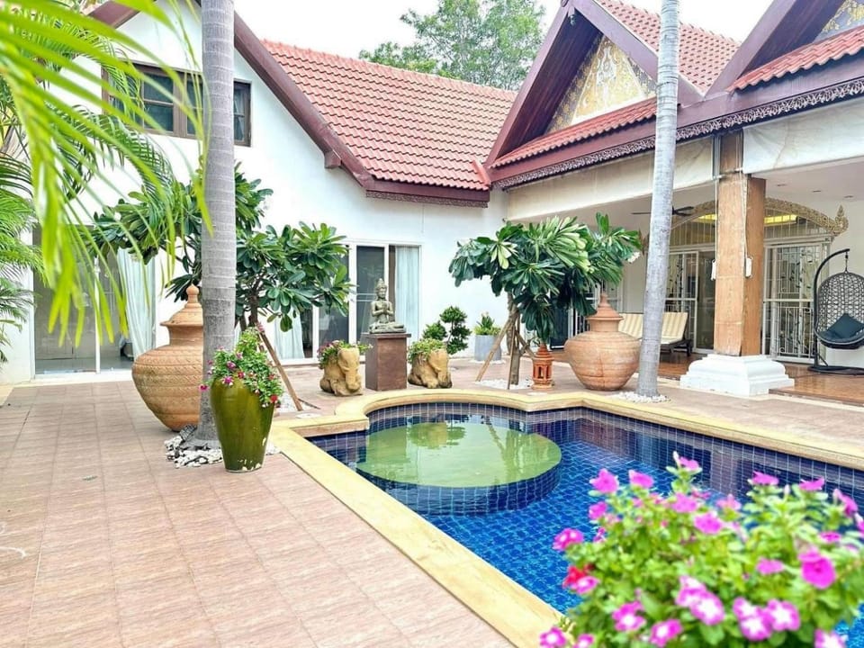 The Jomtien Villa Villa in Pattaya City