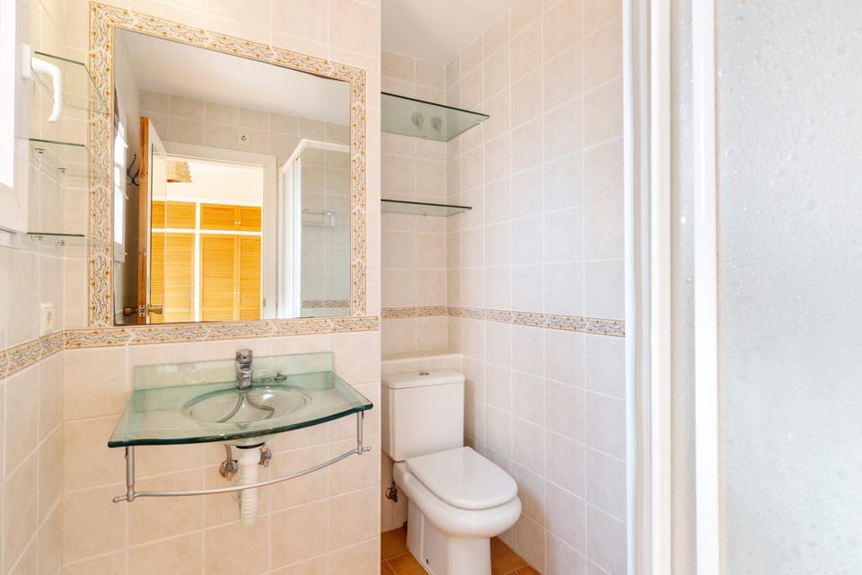 Bathroom, Living room