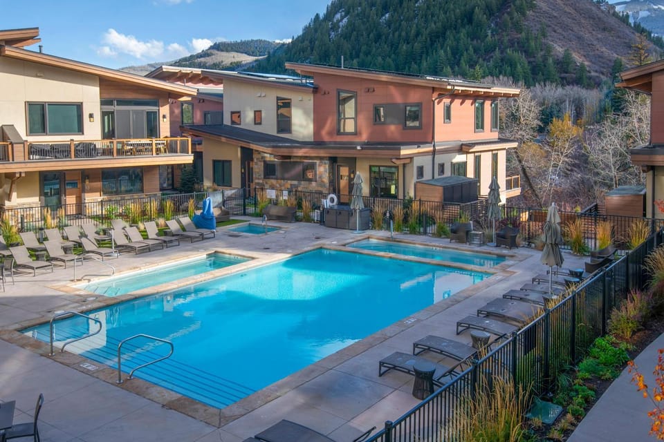 ONE Riverfront #11 - Avon House in Avon