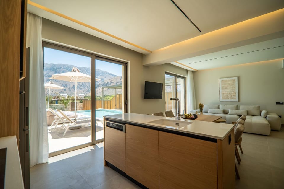 TV and multimedia, Living room, Pool view, dishwasher, kitchen