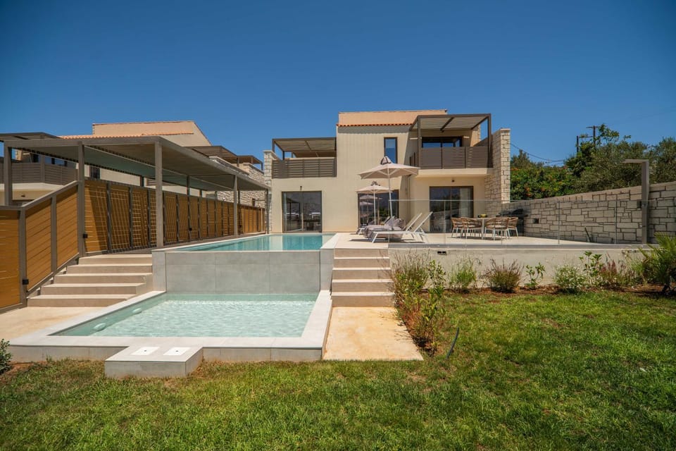 Property building, Garden, Garden view, Pool view, Swimming pool, sunbed