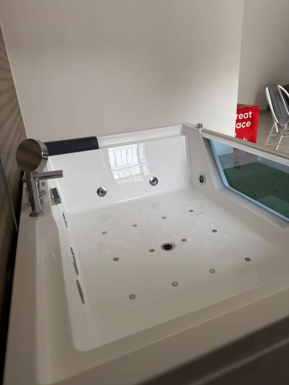 Hot Tub, Bath