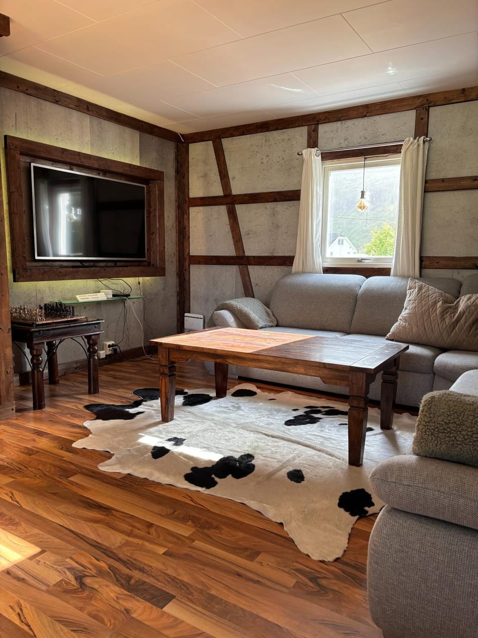TV and multimedia, Living room, Seating area