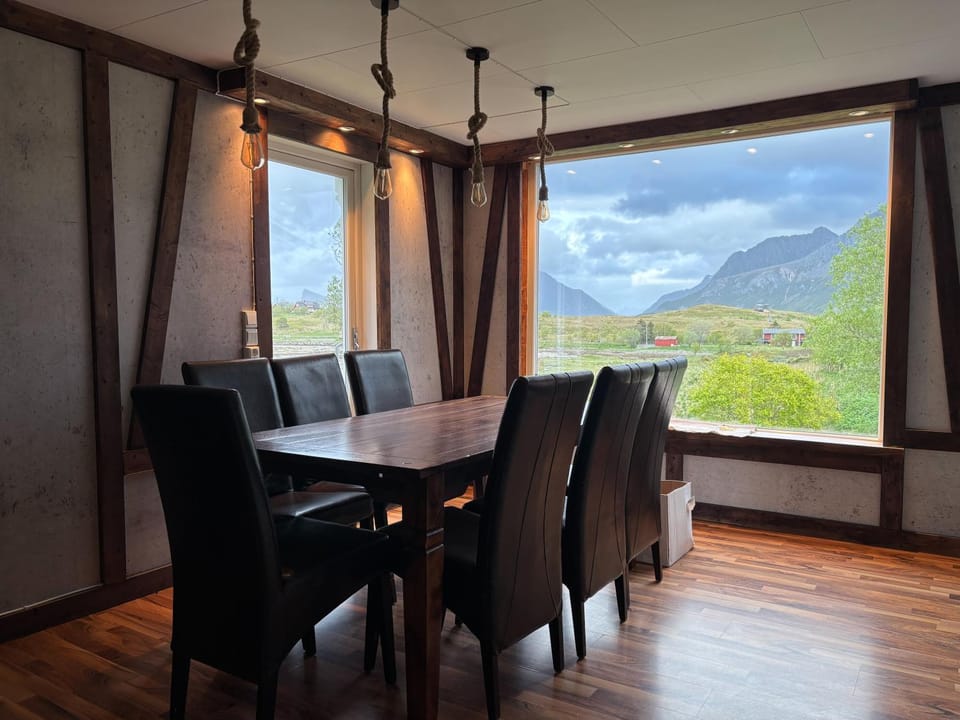 Natural landscape, Living room, Seating area, Dining area, Mountain view
