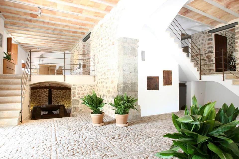 5-Star Elegance Awaits: Mallorca Villa 1008 Villa in Raiguer