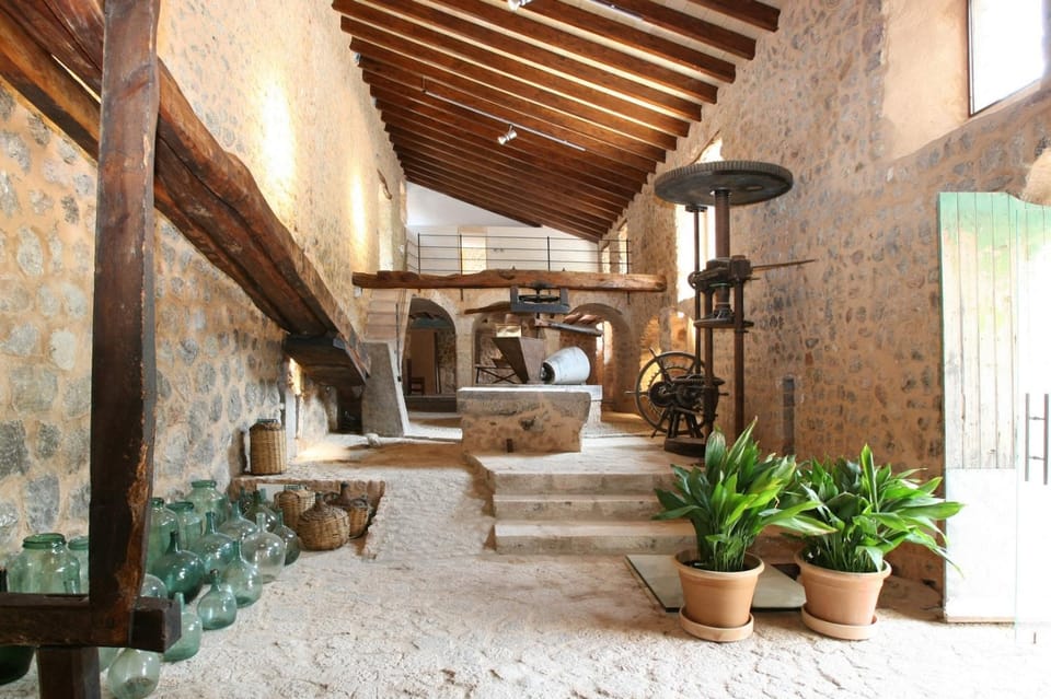 5-Star Elegance Awaits: Mallorca Villa 1008 Villa in Raiguer