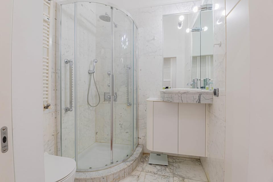 Appartamento a 5 stelle con idromassaggio con 2 camere da letto Apartment in Milan