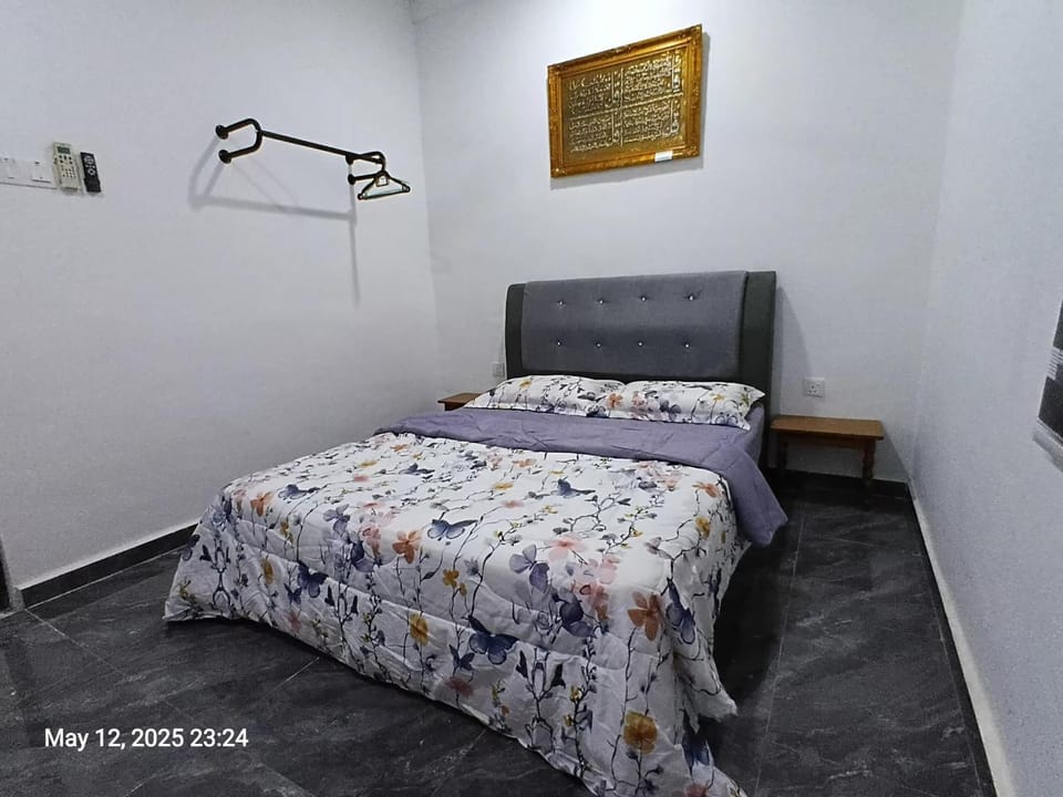 Bedroom, air conditioner