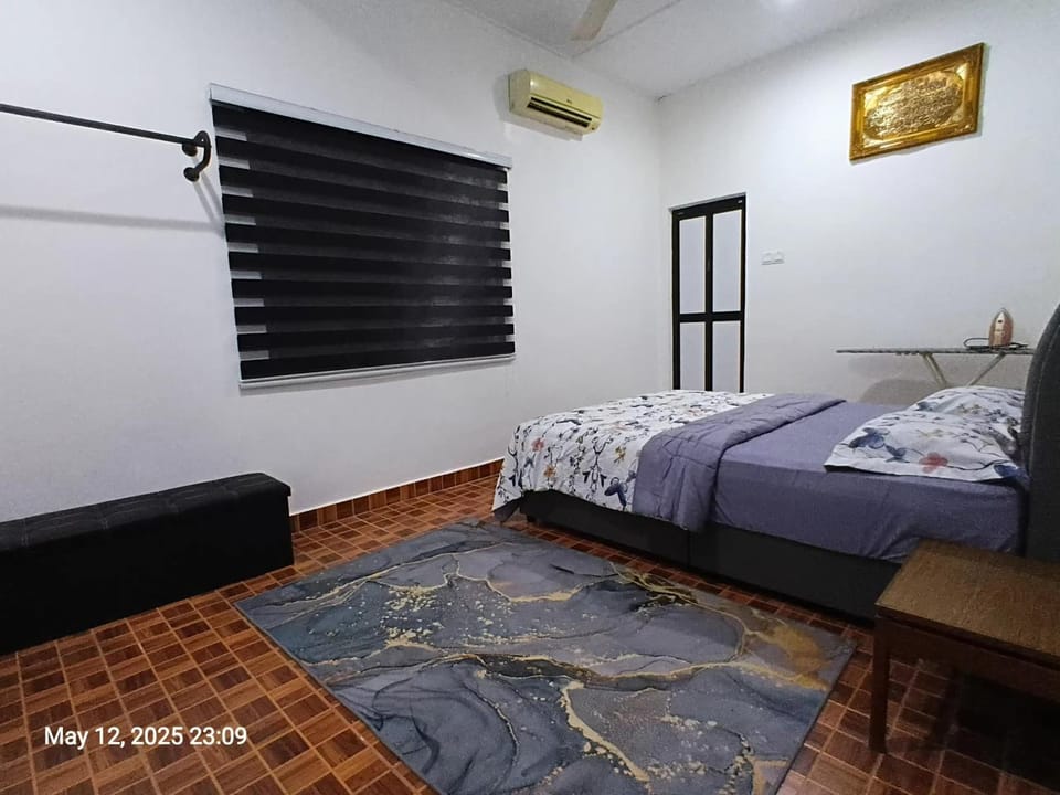 Bedroom, air conditioner