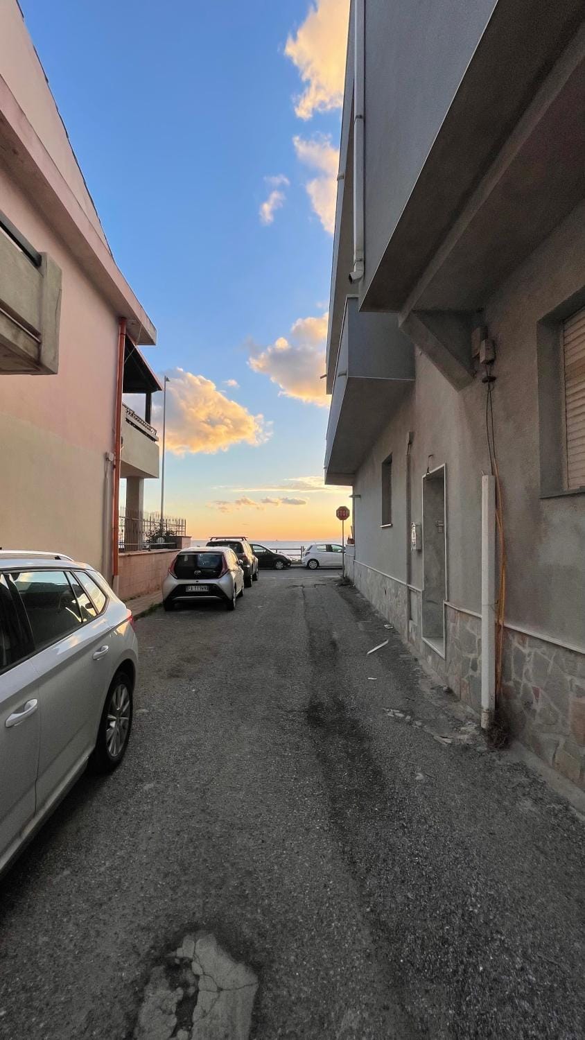 Neighbourhood, Street view