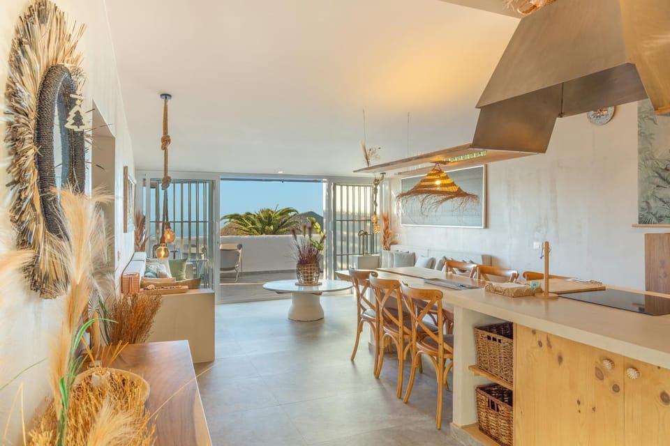 Property building, Kitchen or kitchenette, Living room