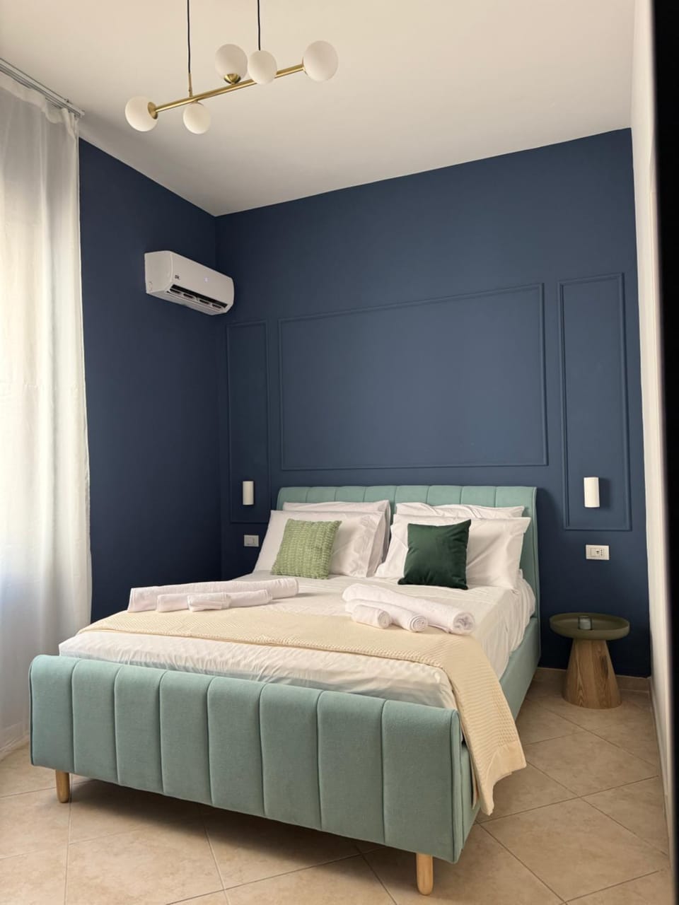 Bed, Bedroom, air conditioner
