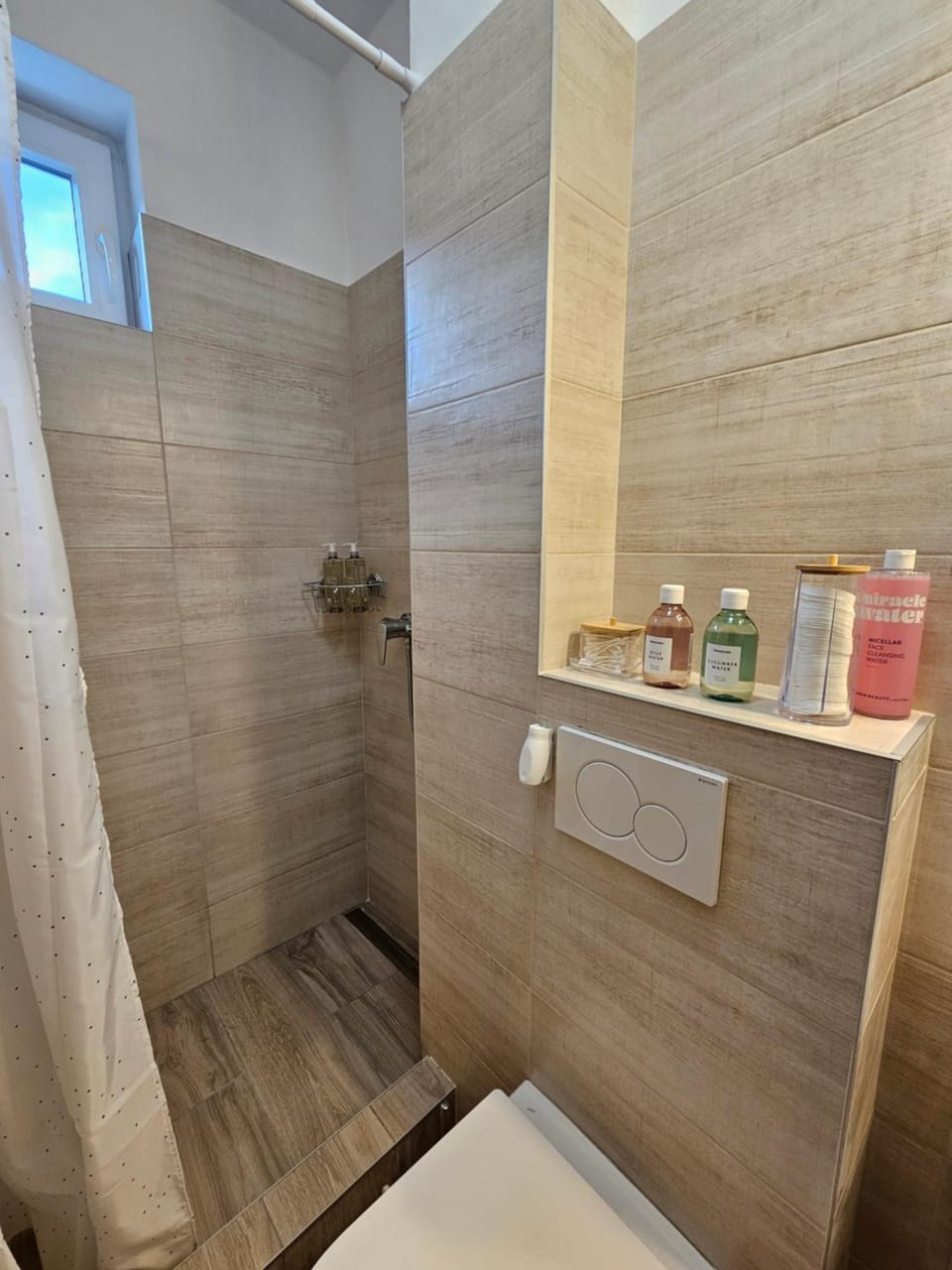 Old Town Studio - Free Private Parking Apartment in Bratislava