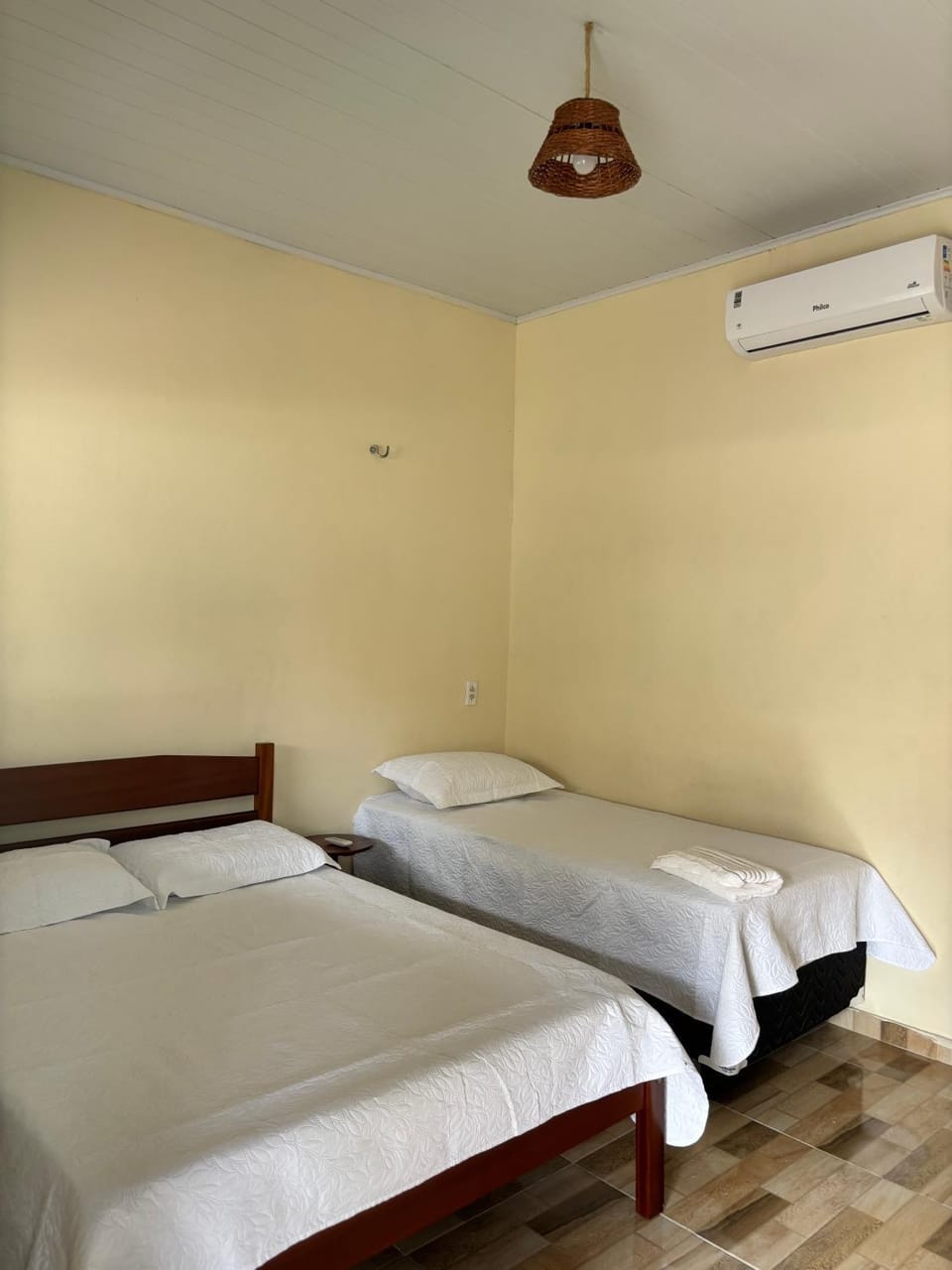 Bedroom, air conditioner