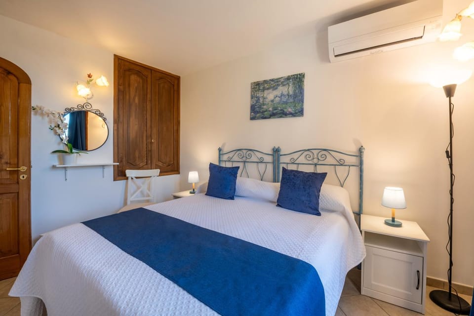 Bedroom, furniture, wardrobe