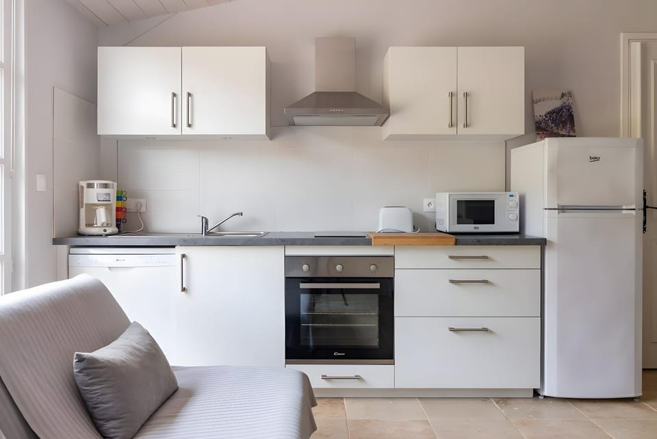 Kitchen or kitchenette, Living room
