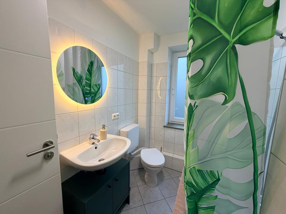 Shower, Toilet, Bathroom