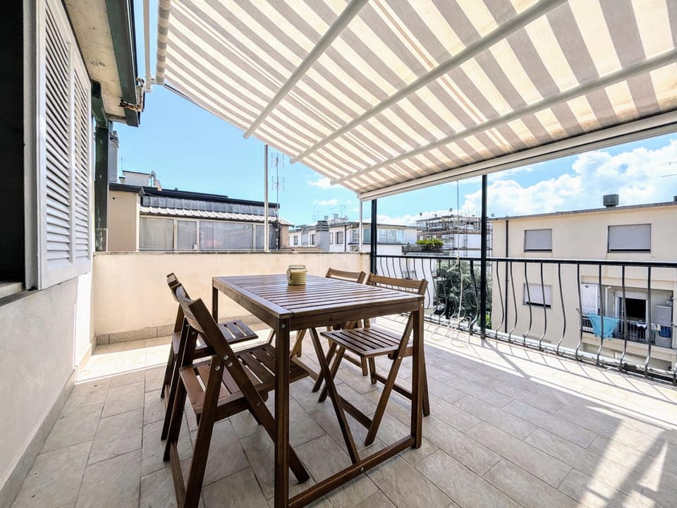 Property building, View (from property/room), Balcony/Terrace