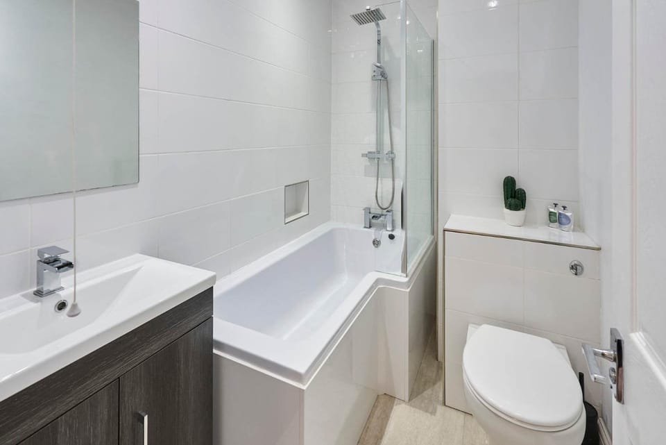 Shower, Toilet, Bathroom, Bath, towels