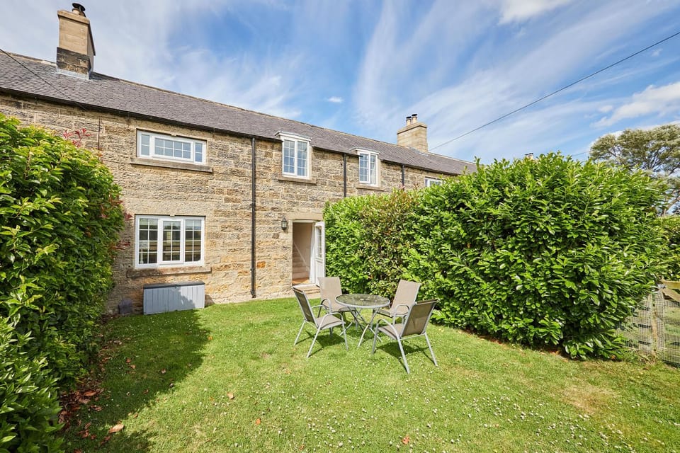Property building, Garden, sunbed