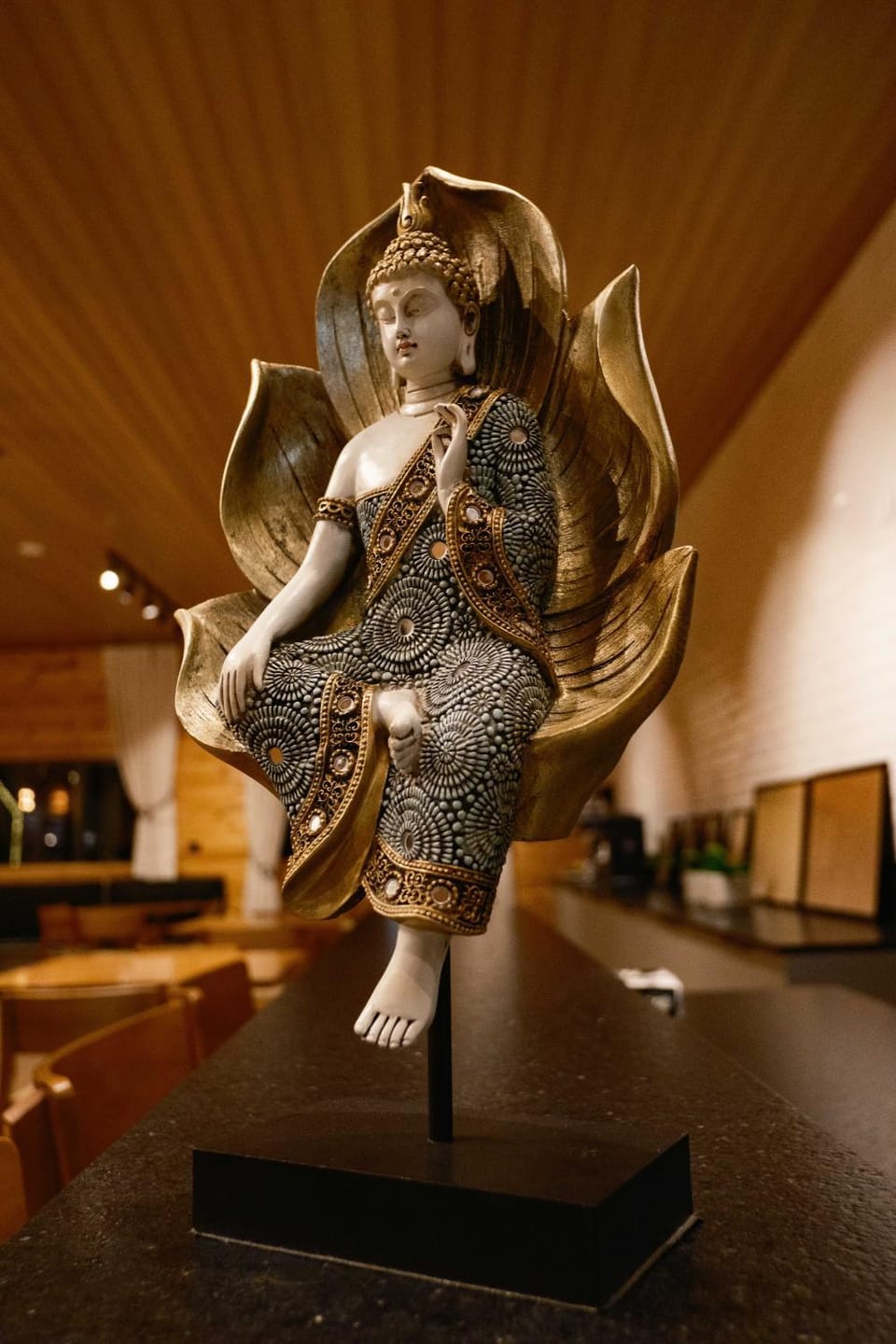 Restaurant/places to eat, Decorative detail, Seating area