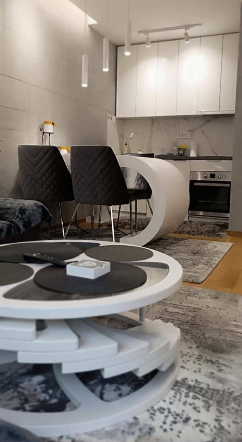 Kitchen or kitchenette, Living room, Seating area, Dining area, stove
