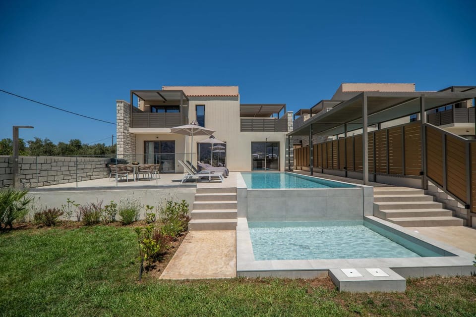 Property building, Pool view, Swimming pool, sunbed