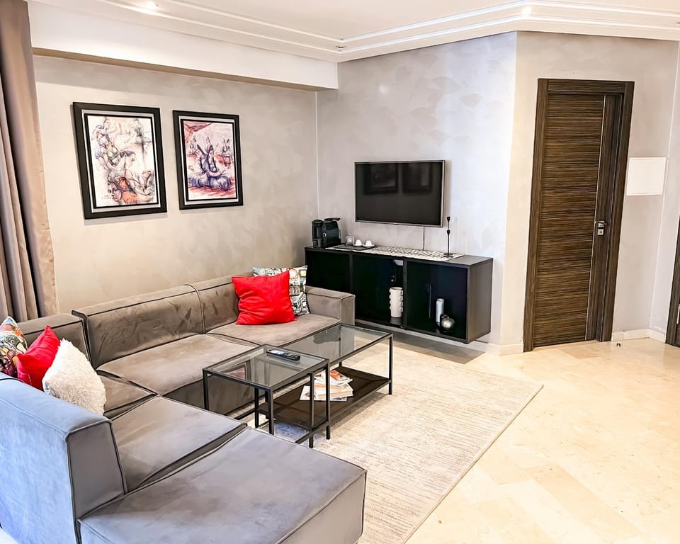 Living room, Seating area, Evening entertainment