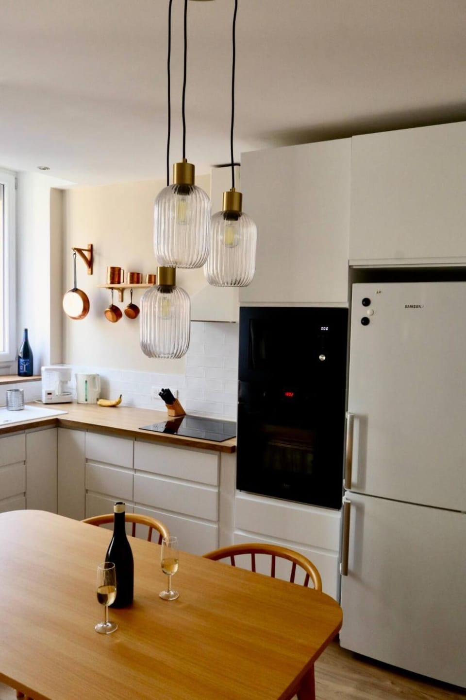 Kitchen or kitchenette, oven