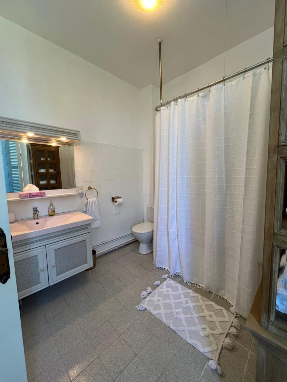 Shower, Toilet, Bathroom, Bath