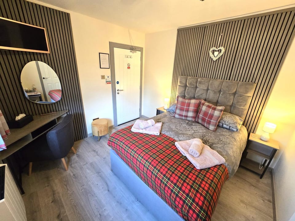 Bed, TV and multimedia, Photo of the whole room