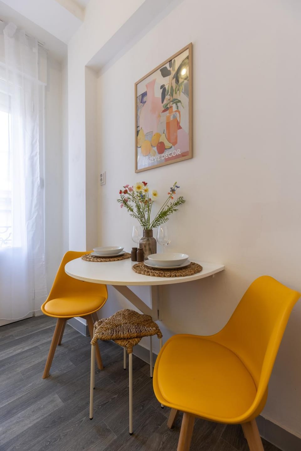 Seating area, Dining area