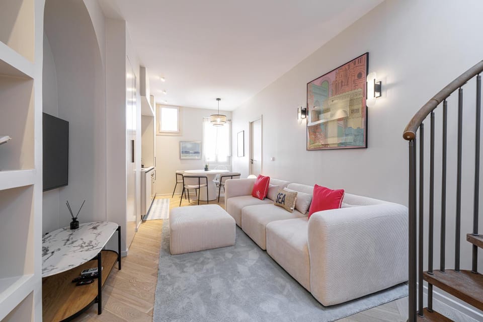 Communal lounge/ TV room, Living room