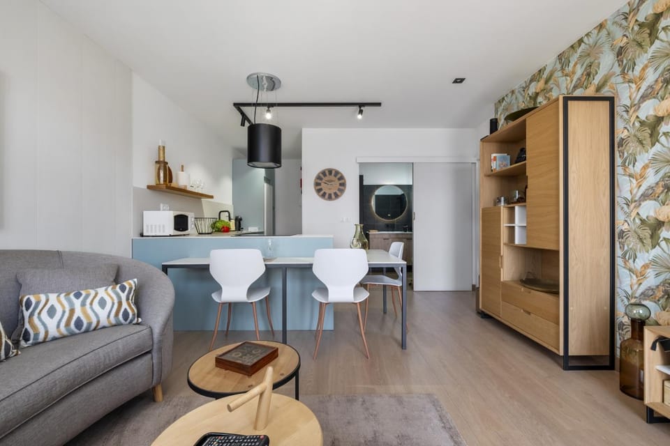 Kitchen or kitchenette, Living room, Dining area