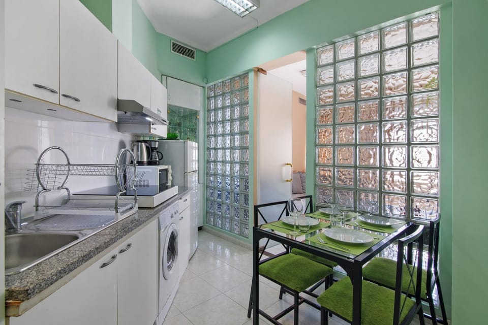 Property building, Kitchen or kitchenette, Living room