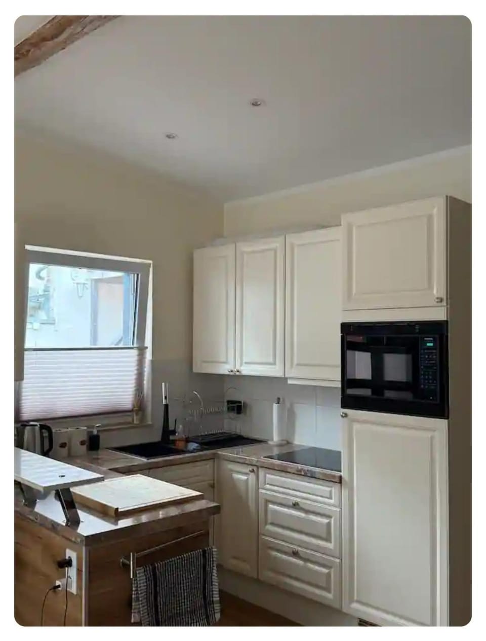 Kitchen or kitchenette, oven, stove