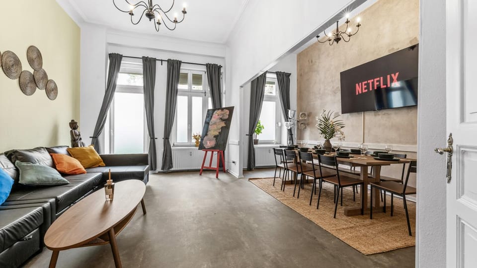 TV and multimedia, Living room, Seating area