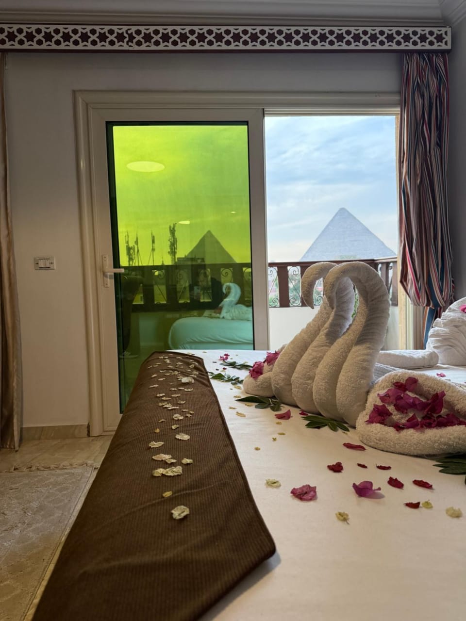 Bed, Mountain view