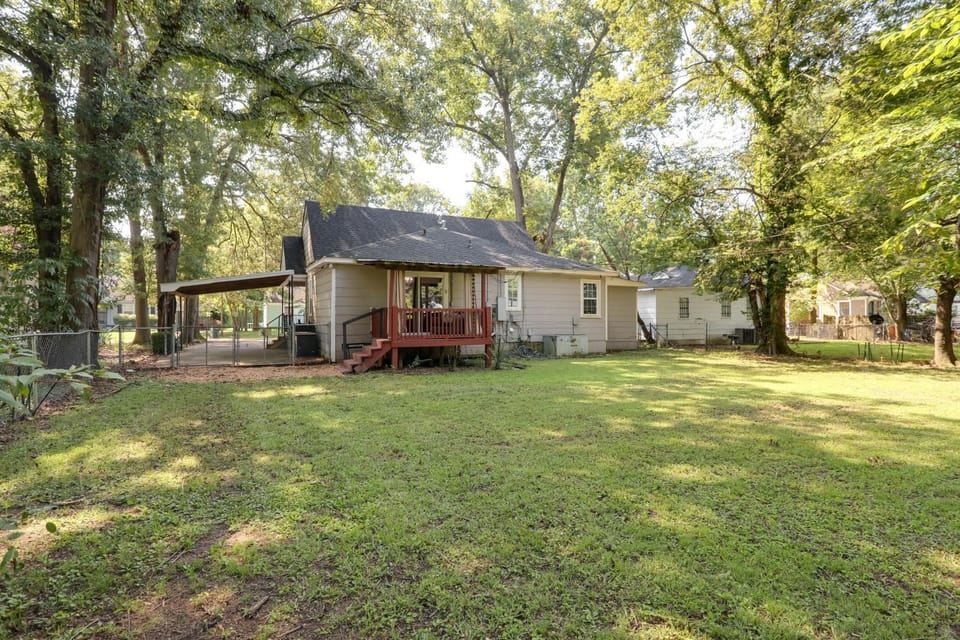 Updated North Greenwood Cottage < 1 Mi to Dtwn! House in Mississippi